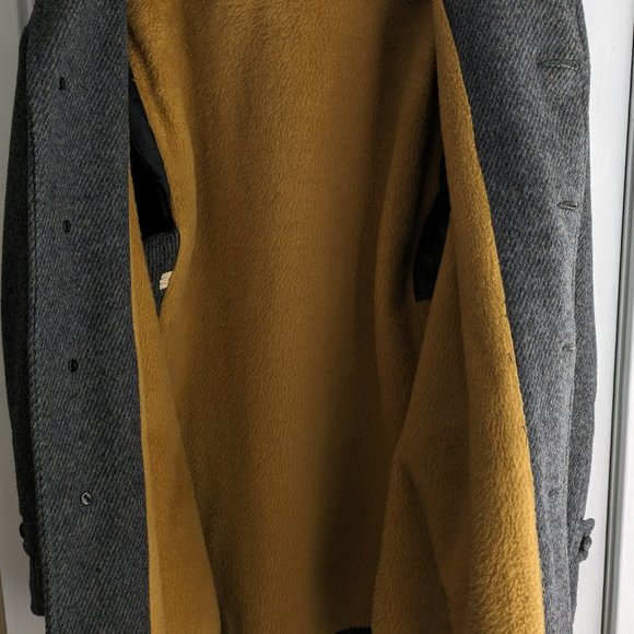 Men's wool-blend lined coat w/dual back flaps w/leather covered buttons - Picture 1 of 4